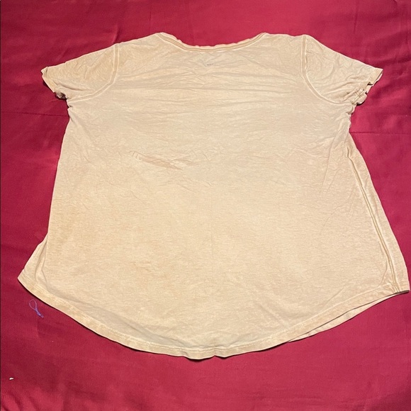 Lululemon beige tshirt - Picture 4 of 6
